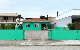 Residencial Amizade - Praia da Pinheira - PLH001